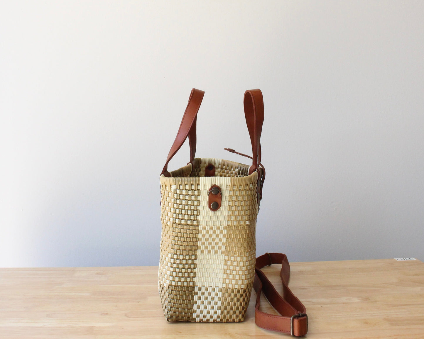 Gold & Beige Handwoven Purse by MexiMexi