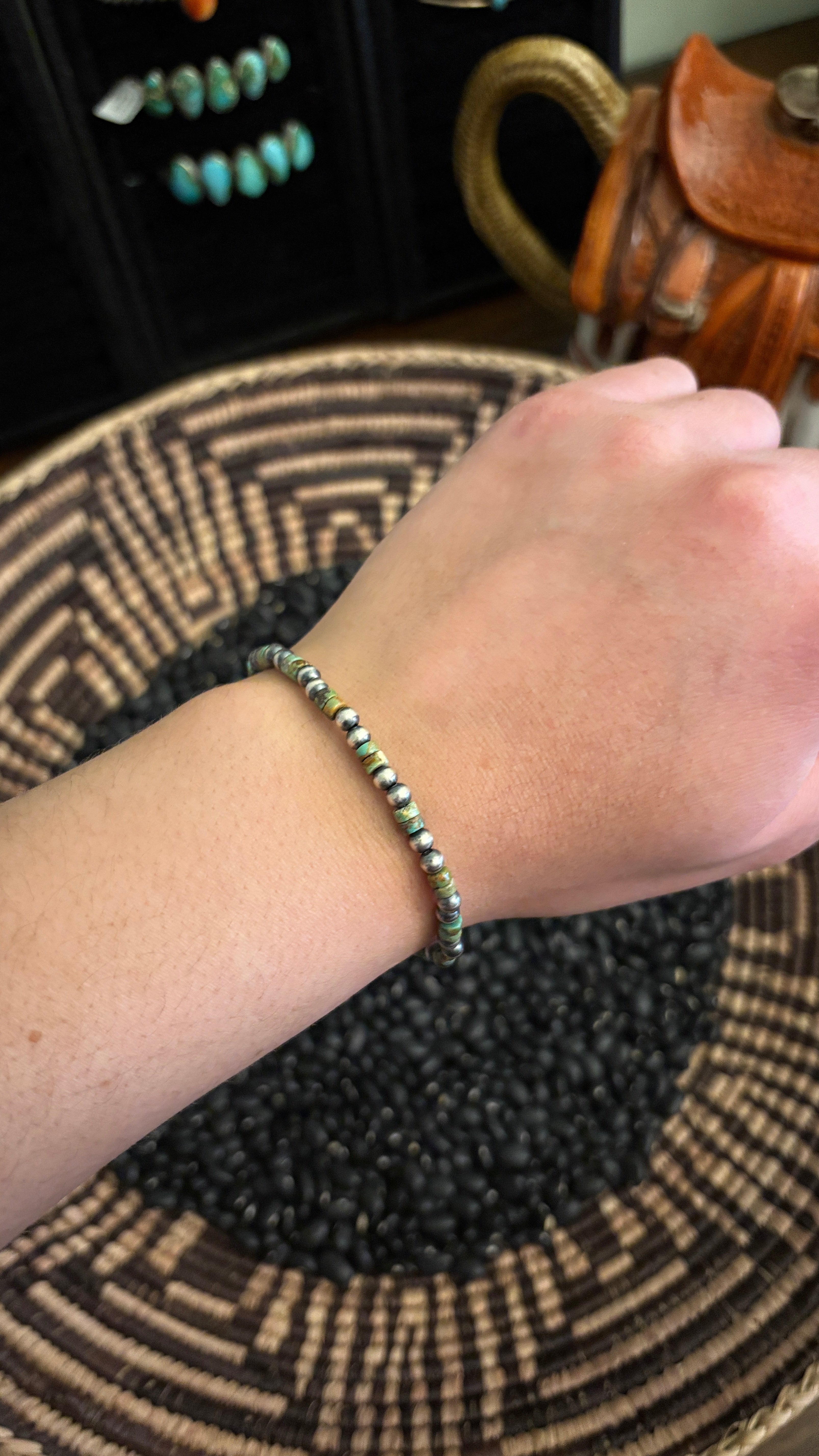4MM GREEN TURQUOISE HEISHI STRETCH BRACELET
