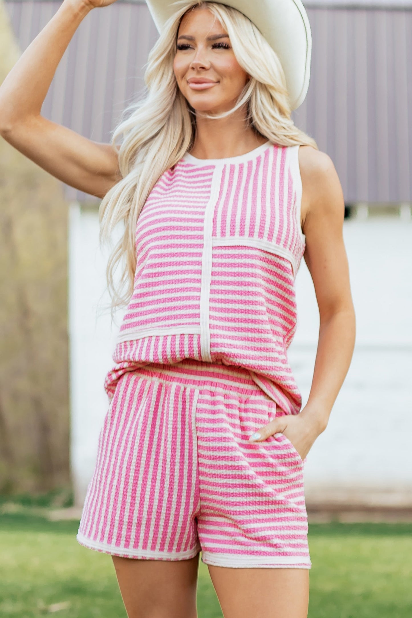 Stripe Contrast Trim Textured Tank & Shorts Set