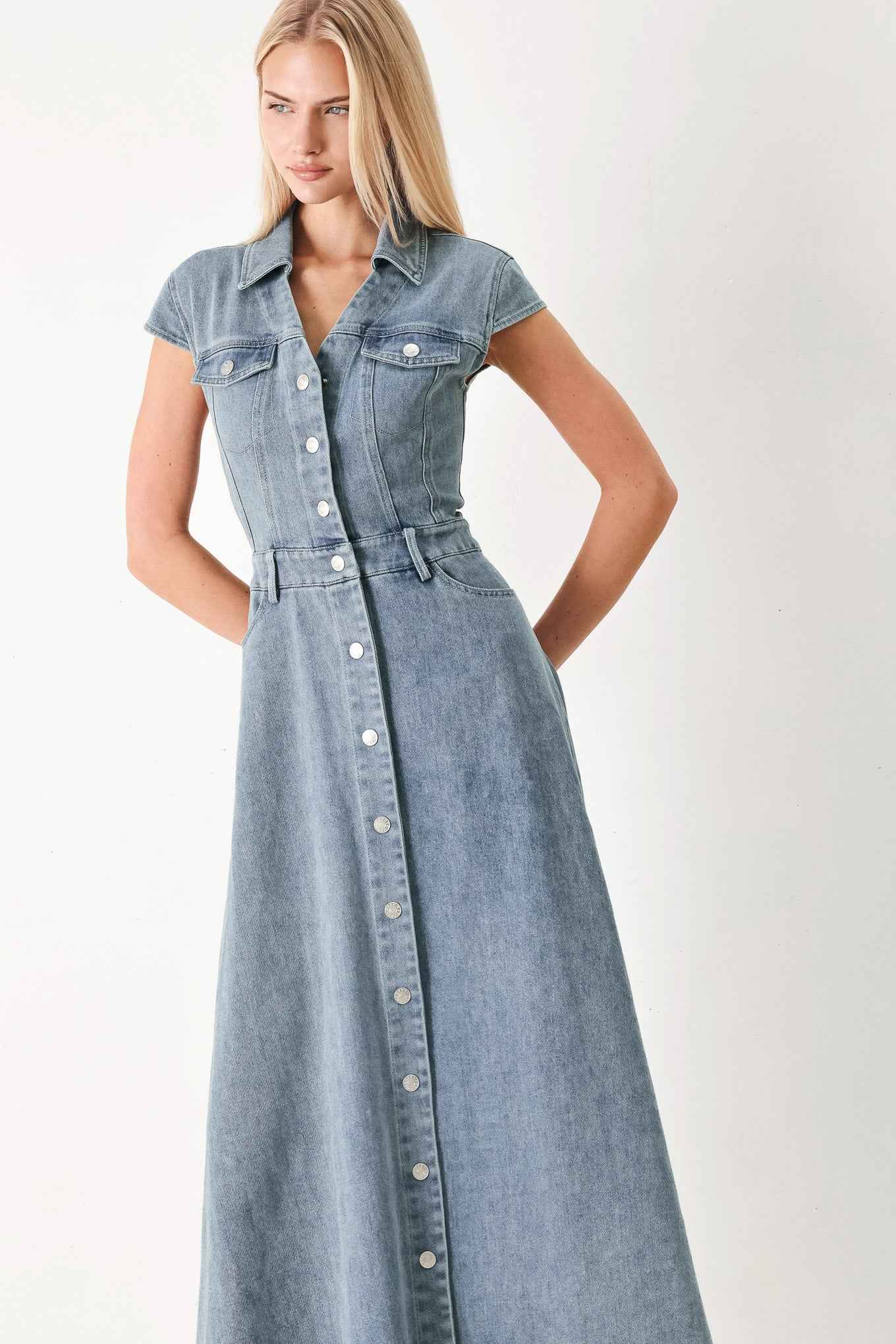 CLASSIC FLOW DENIM MIDI DRESS