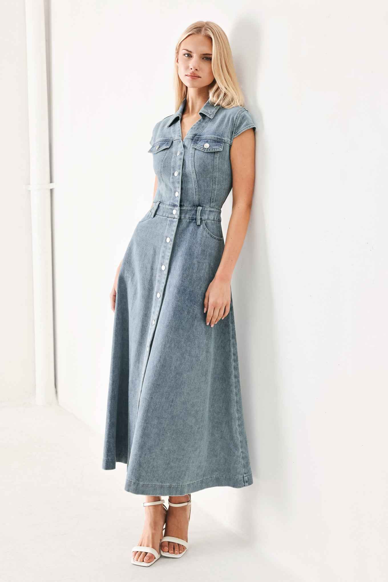 CLASSIC FLOW DENIM MIDI DRESS