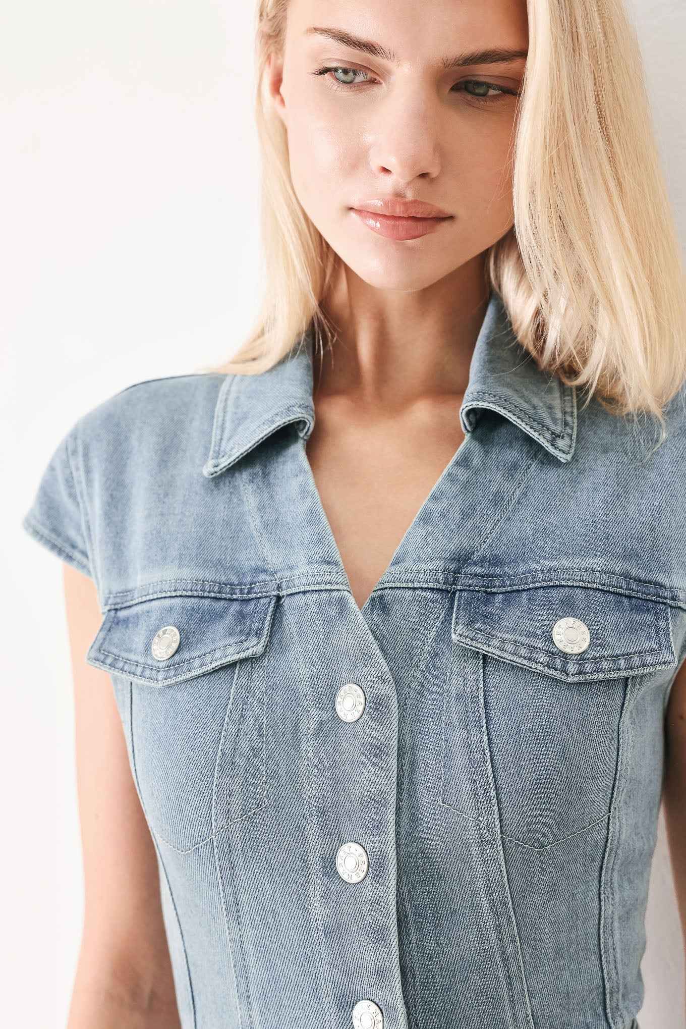 CLASSIC FLOW DENIM MIDI DRESS