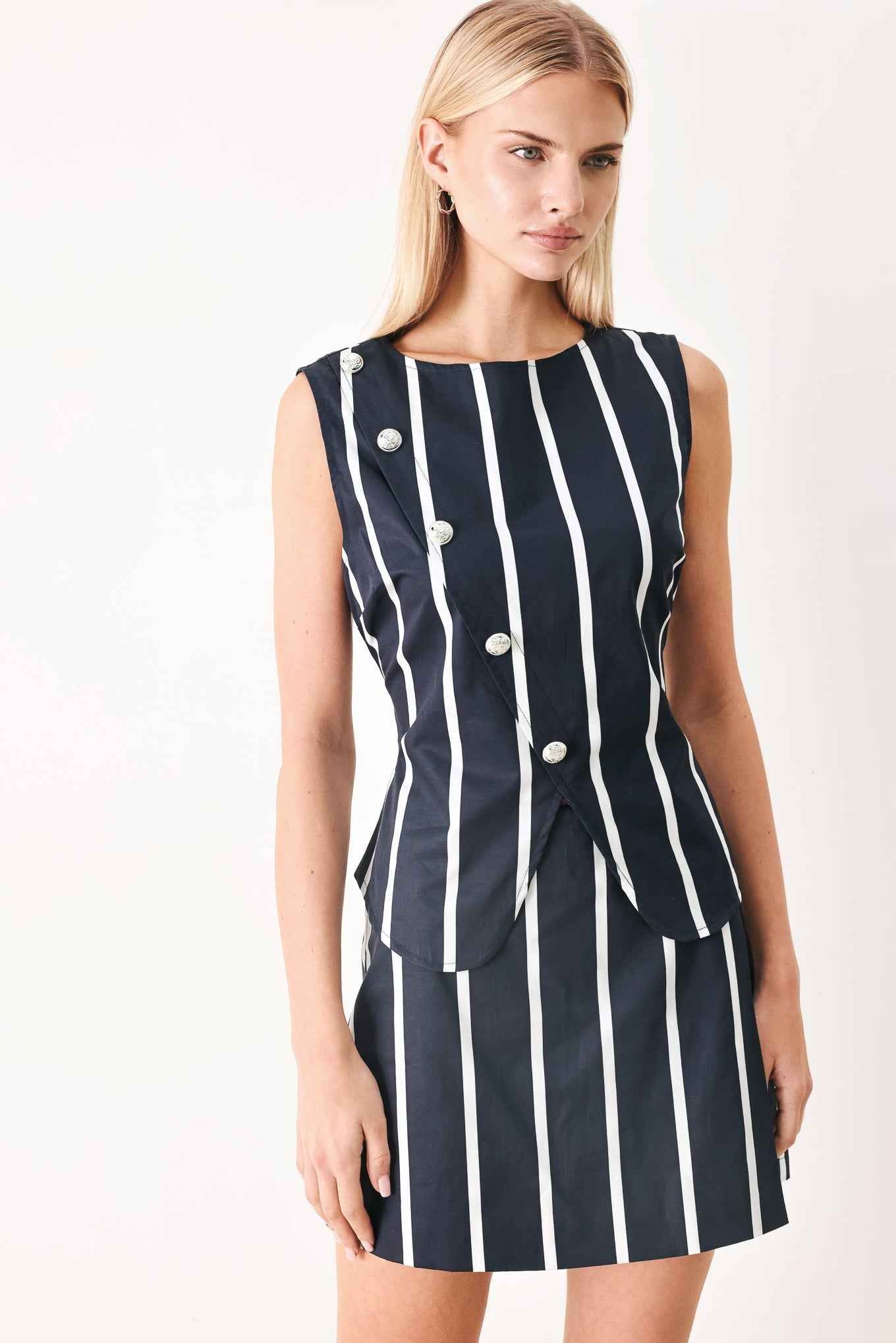 DARK RHYTHM STRIPE WOVEN TOP