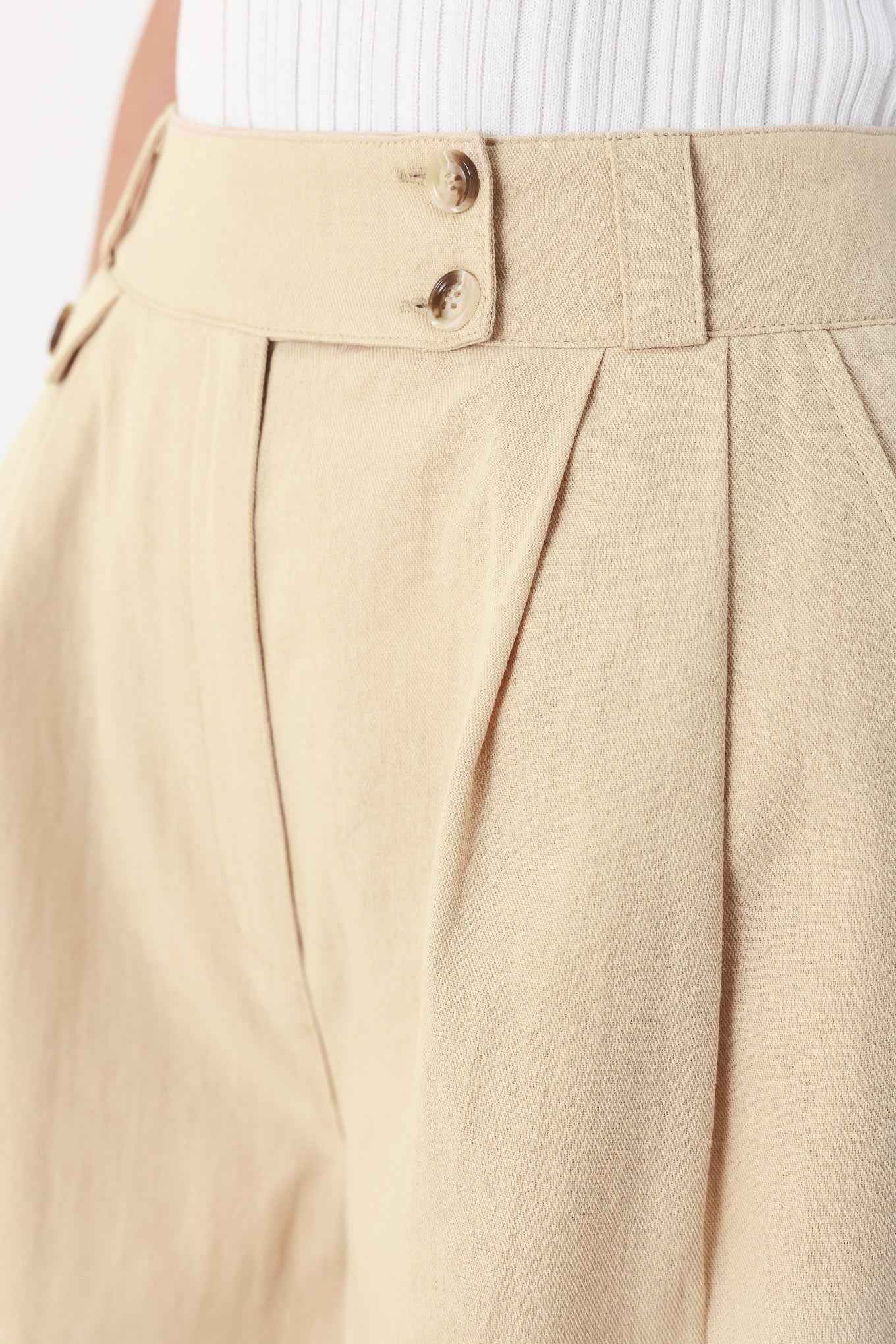 DESERT MINIMAL WOVEN SHORTS