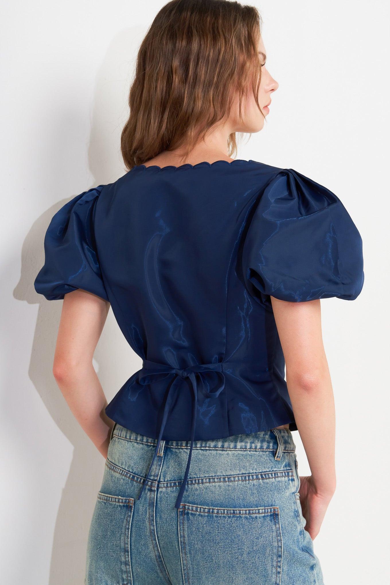 Scallop Kiss Woven Shirt