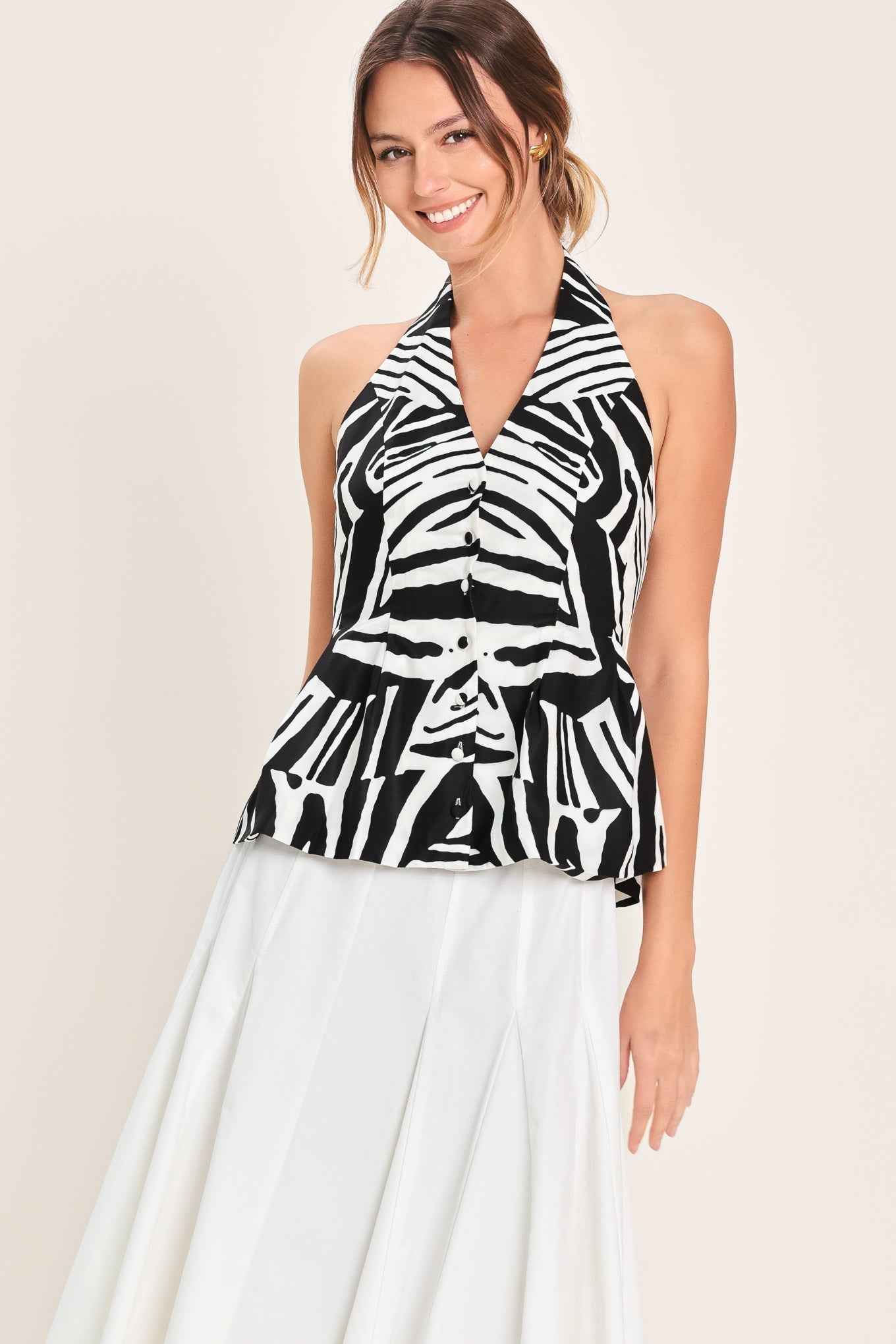 MINIMAL ELEGANCE WOVEN HALTER TOP