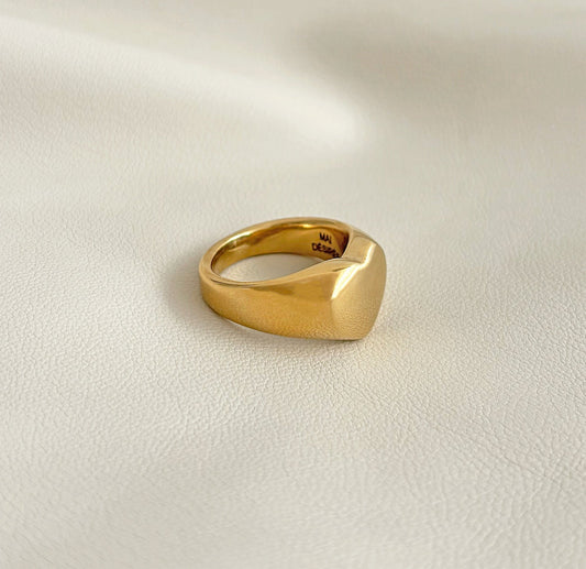 Sadie 18k Gold Plated Chunky Heart Signet Ring
